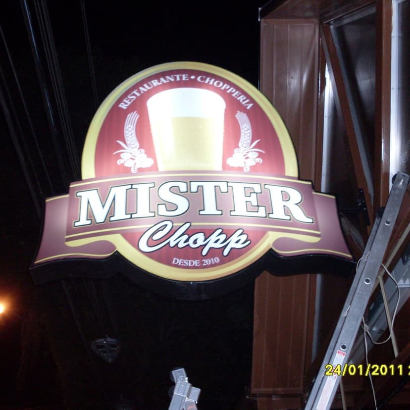 Luminoso Deuses e Faraós